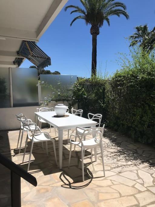 Bandol Roc Beach Vue Mer Grand T3 Face A La Plage Avec Parking Экстерьер фото