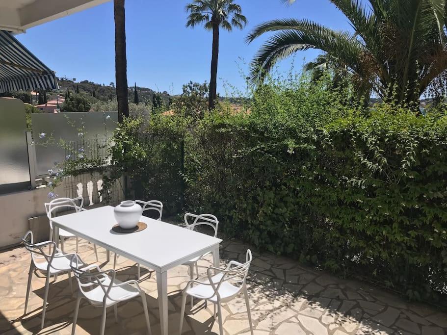 Bandol Roc Beach Vue Mer Grand T3 Face A La Plage Avec Parking Экстерьер фото