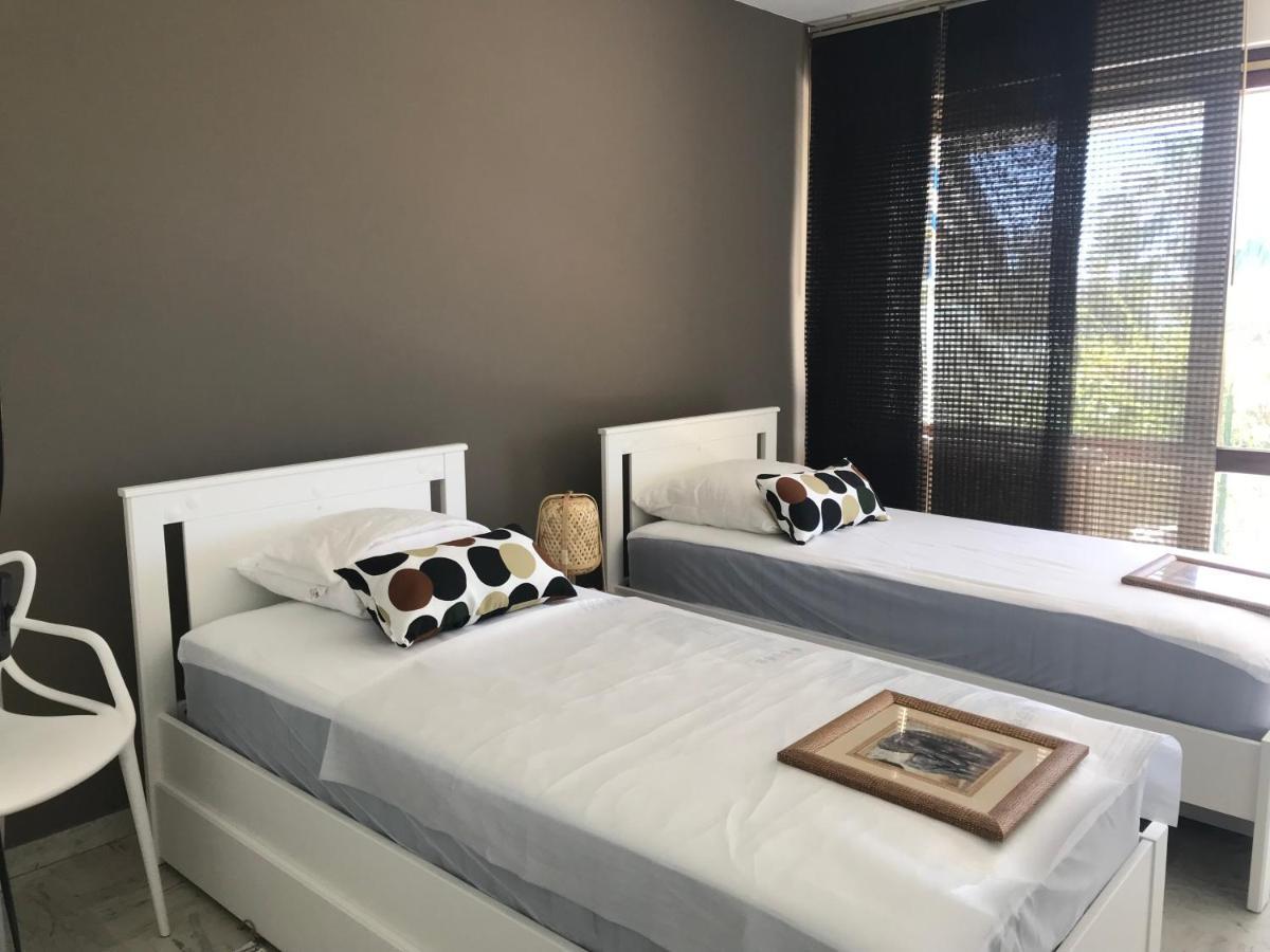 Bandol Roc Beach Vue Mer Grand T3 Face A La Plage Avec Parking Экстерьер фото